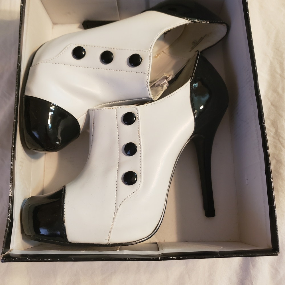 Elegant Two-Tone Buttoned Heels